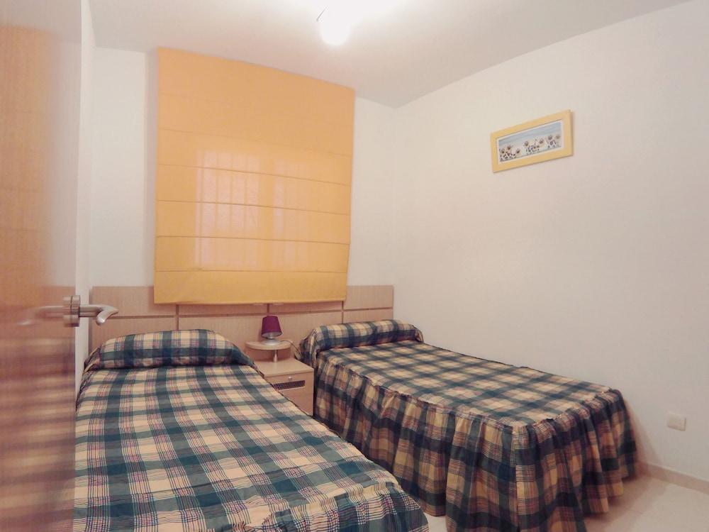 Piso De Dos Habitaciones Para Vacaciones a 2min de la Playa en Marina D'Or (CALA)