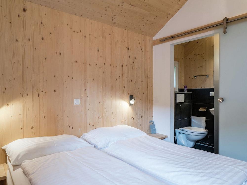 Amazing Chalet With Whirlpool