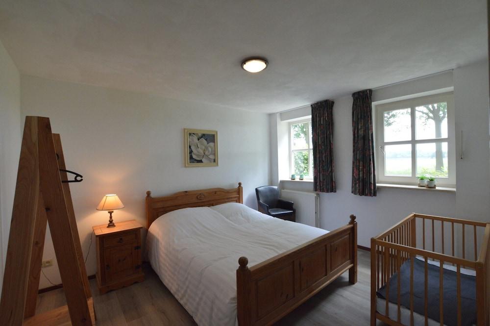 Farmhouse in Elsendorp Near Forest Trails