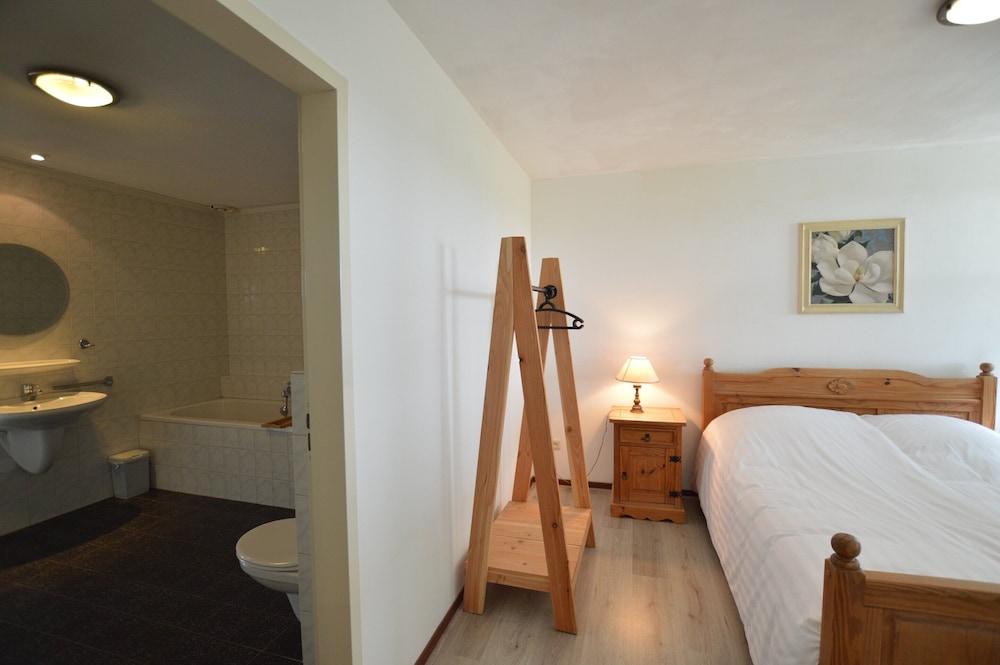 Farmhouse in Elsendorp Near Forest Trails