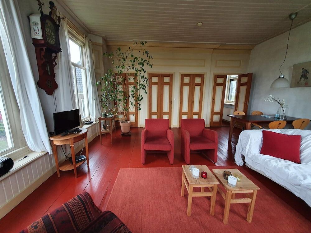 Idyllic Rural Home With Bikes