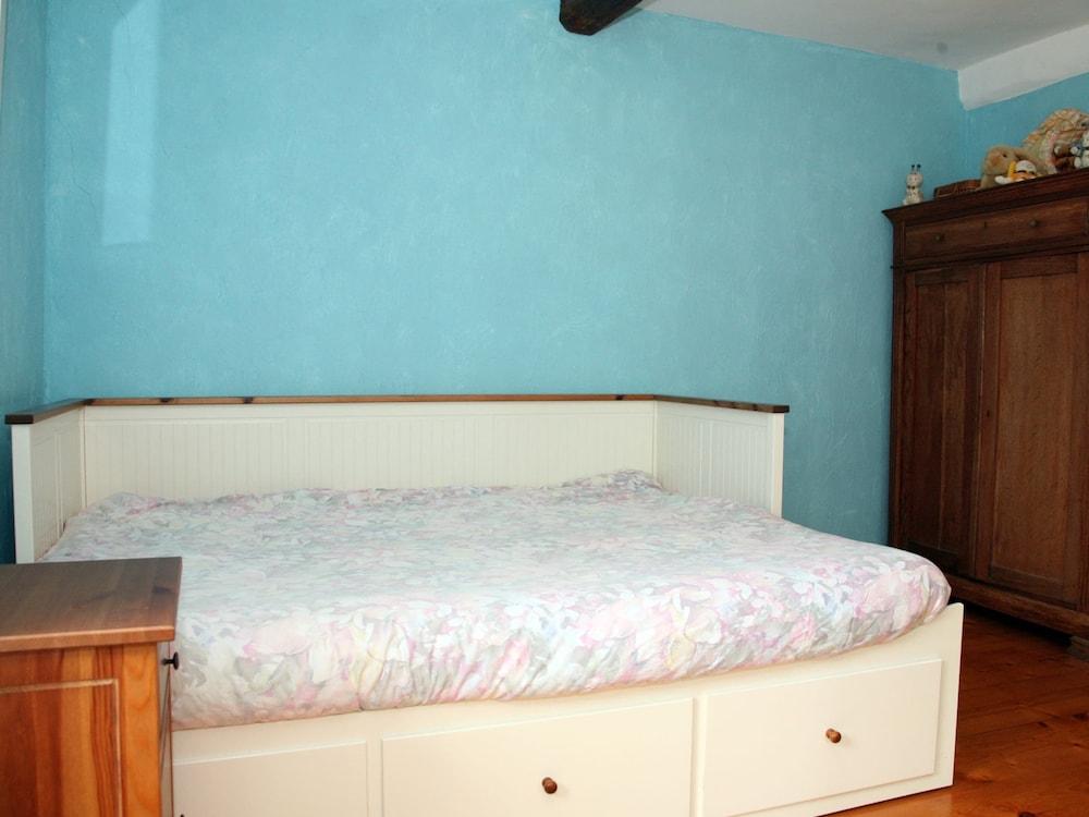 Historic Hideaway in Exbomont