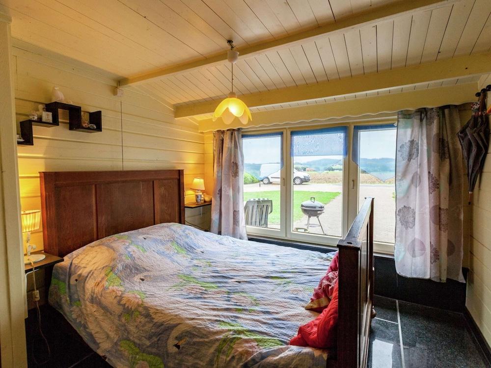 Inviting Chalet in Westouter With Garden