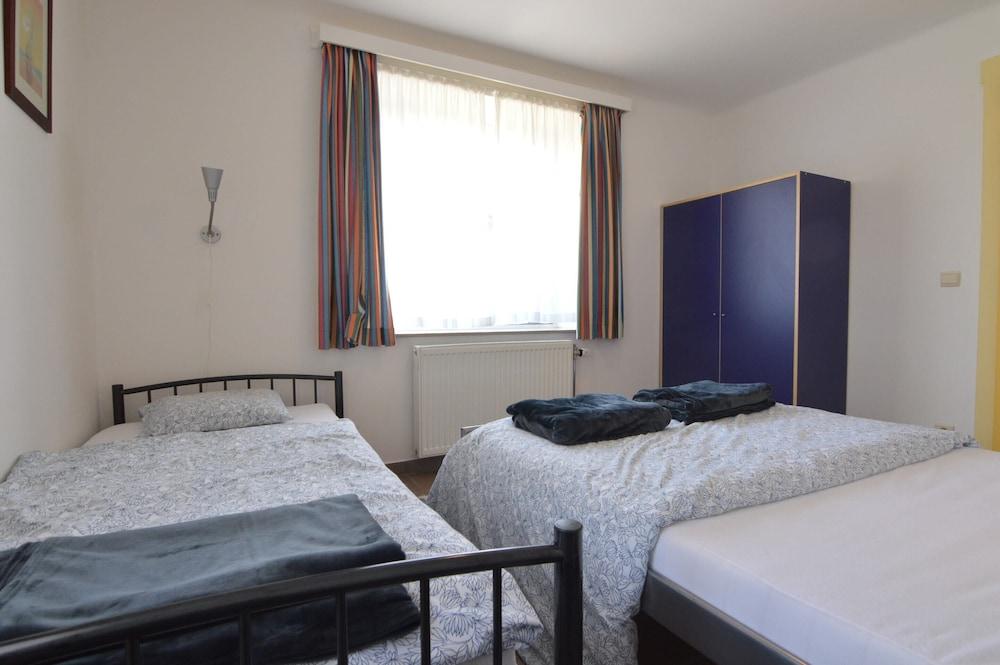 Apartment in Halenfeld-amel With Terrace