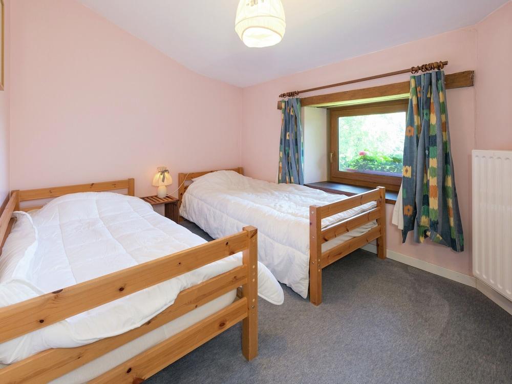 Rustic Cottage in Jevigne