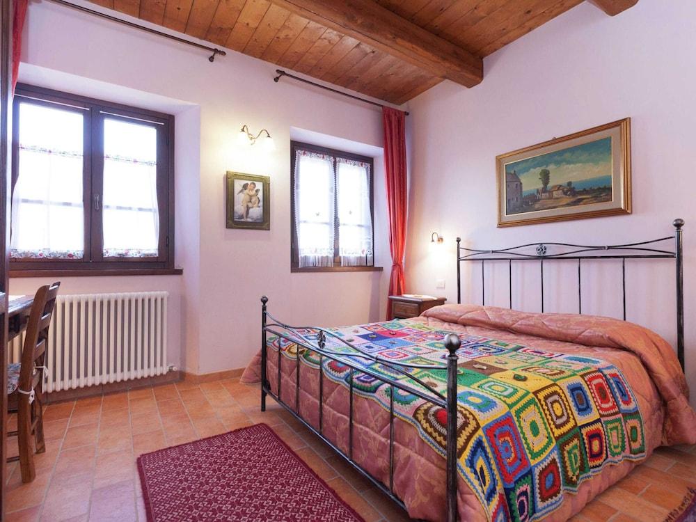 Cottage in Marche Near Ski Slopes