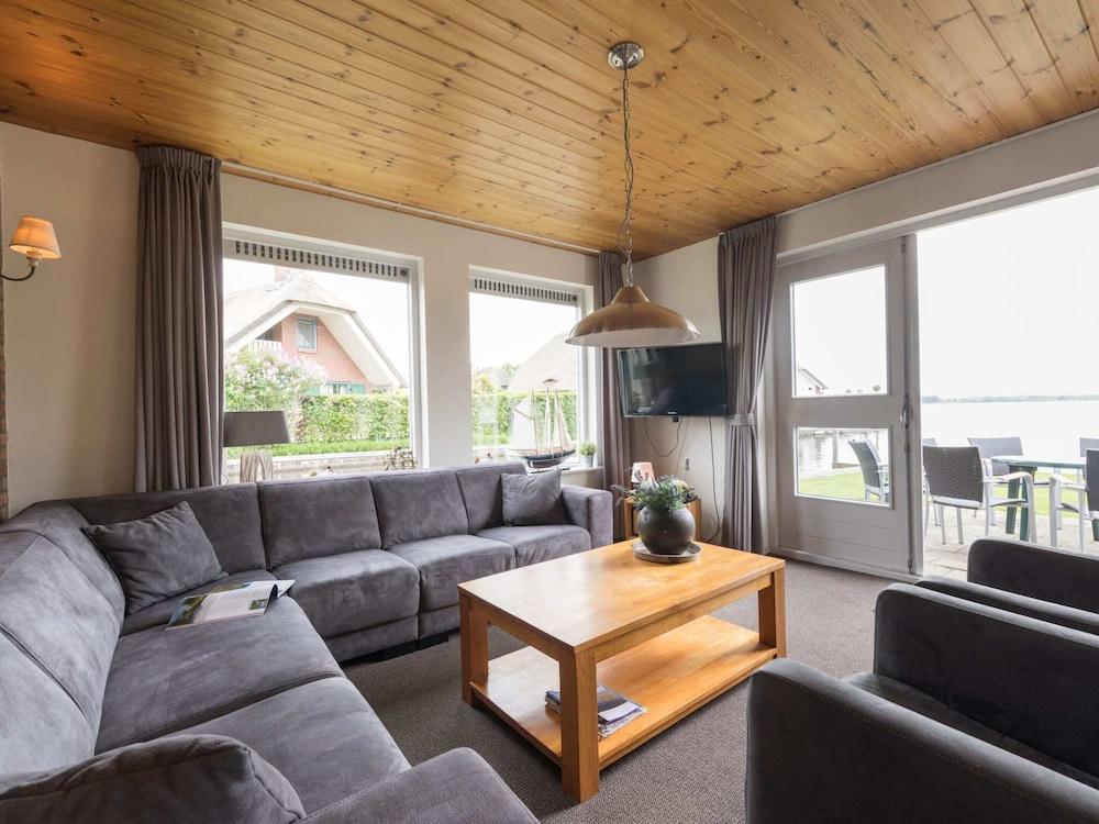 Rustic-chic Villa With Thatched Roof