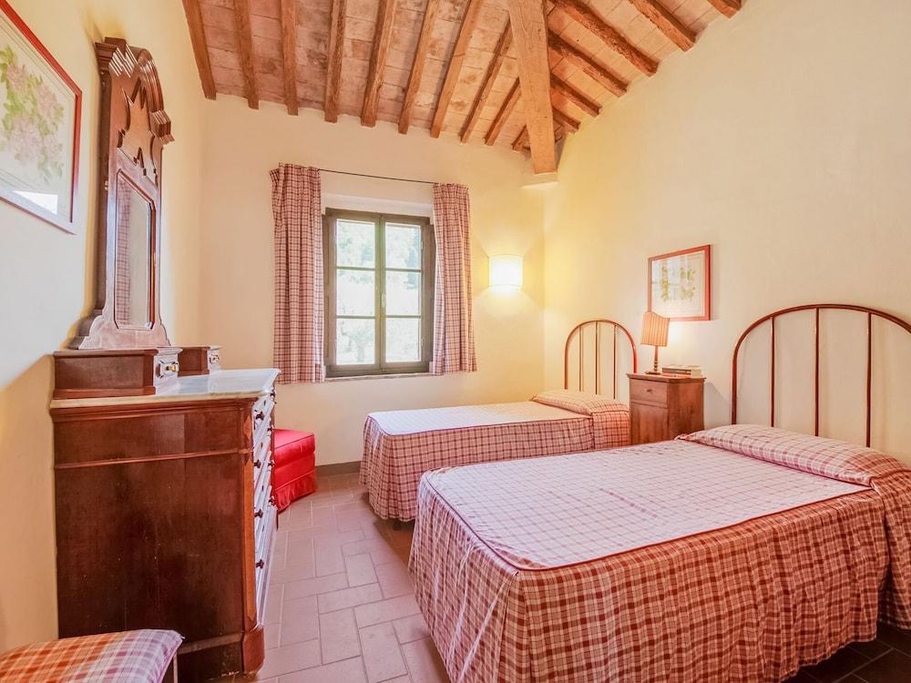 Rustic Farmhouse in Terricciola