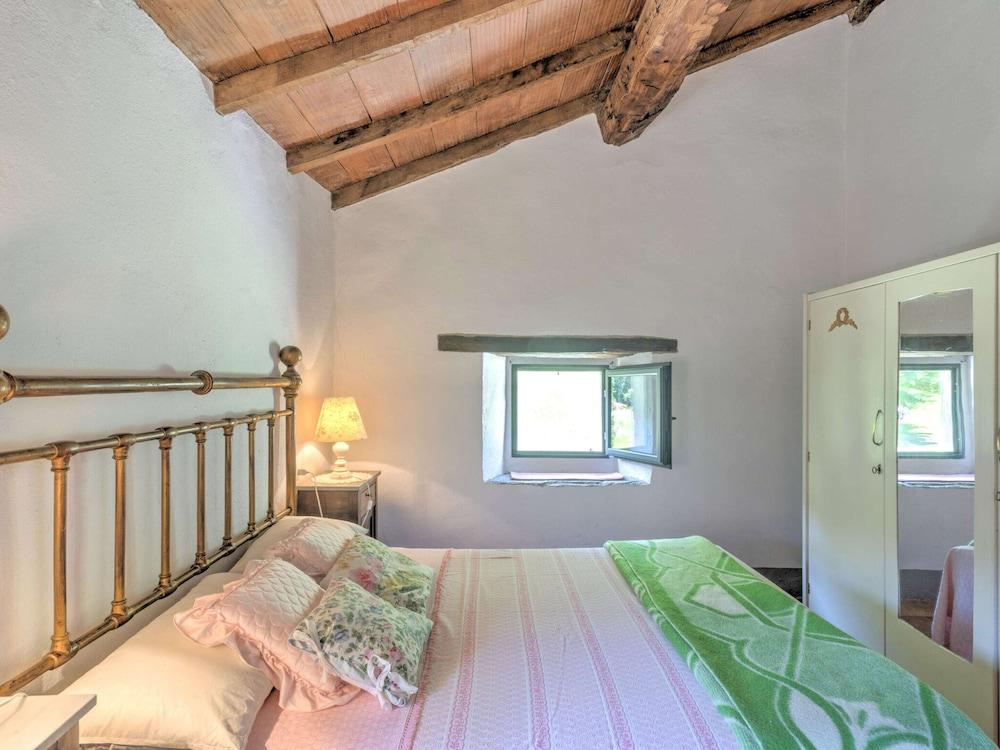 Tuscan Charm With Pool & Views