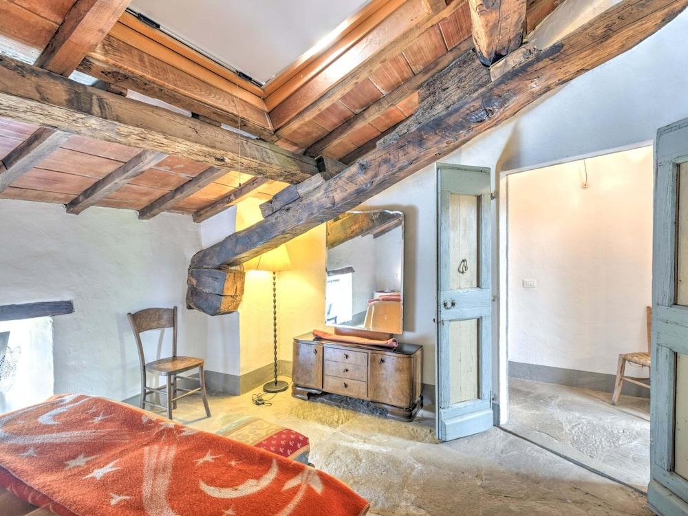 Tuscan Charm With Pool & Views