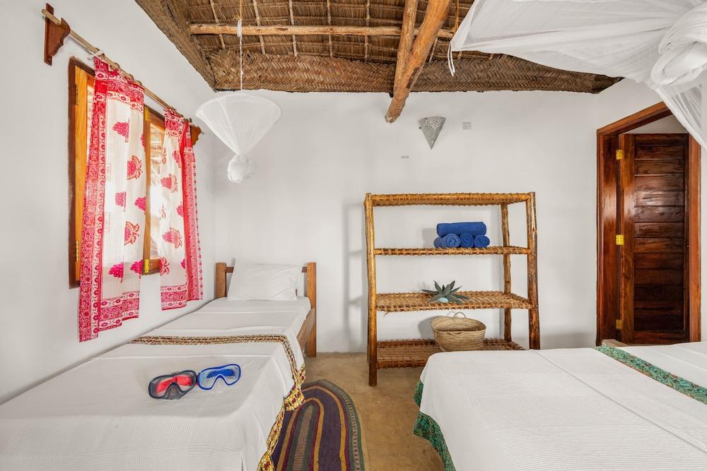 Shanuo Beach Bungalows