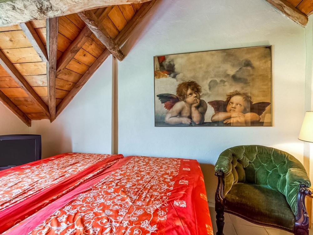 Oud-rekem Heritage Hideaway