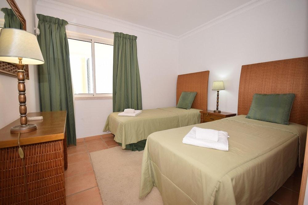 Sunny Balcony Apartment and Pool