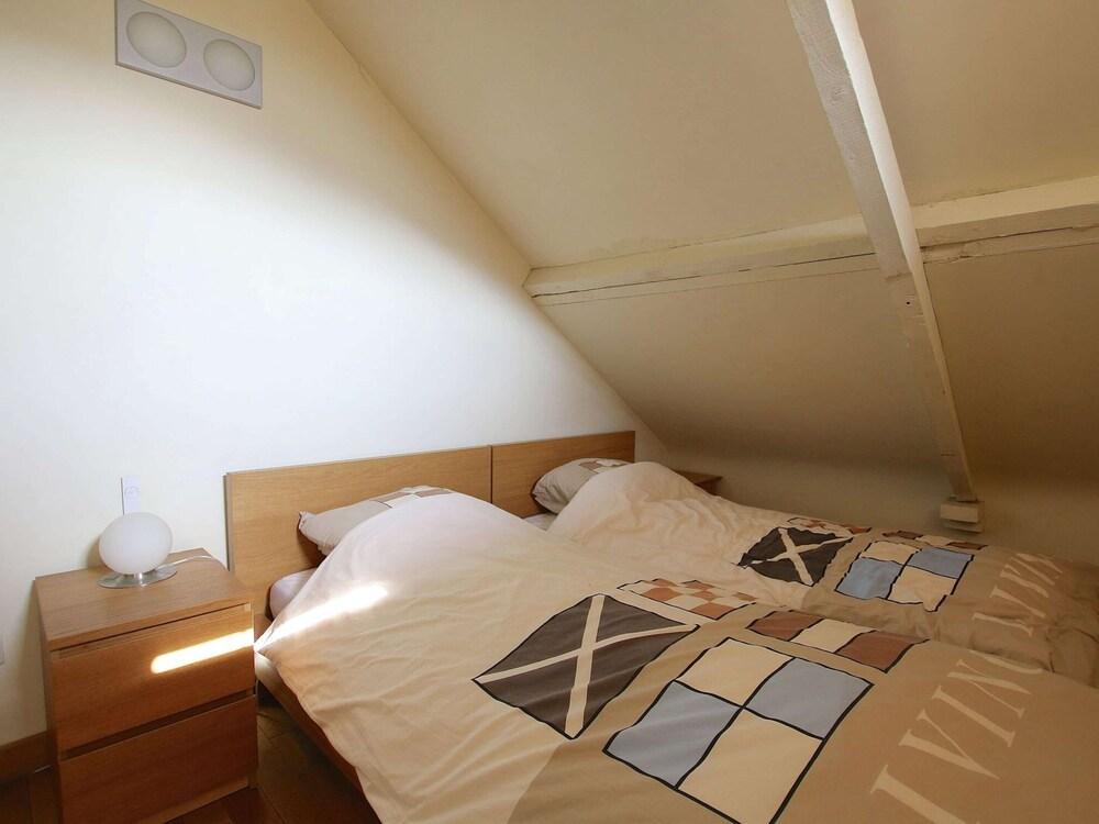 Riverside Mansion Retreat