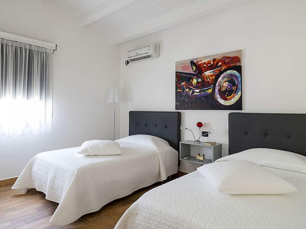 Exclusive Luxury Villa in Agrigento with Private Pool, Hot Tub, BBQ