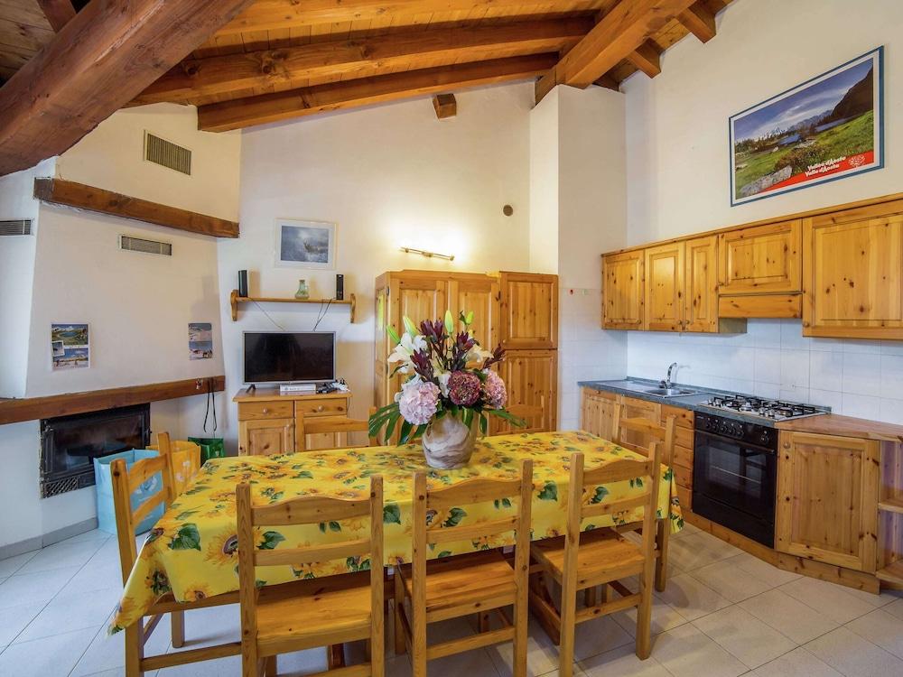 Alpine Bliss: A Cosy Retreat