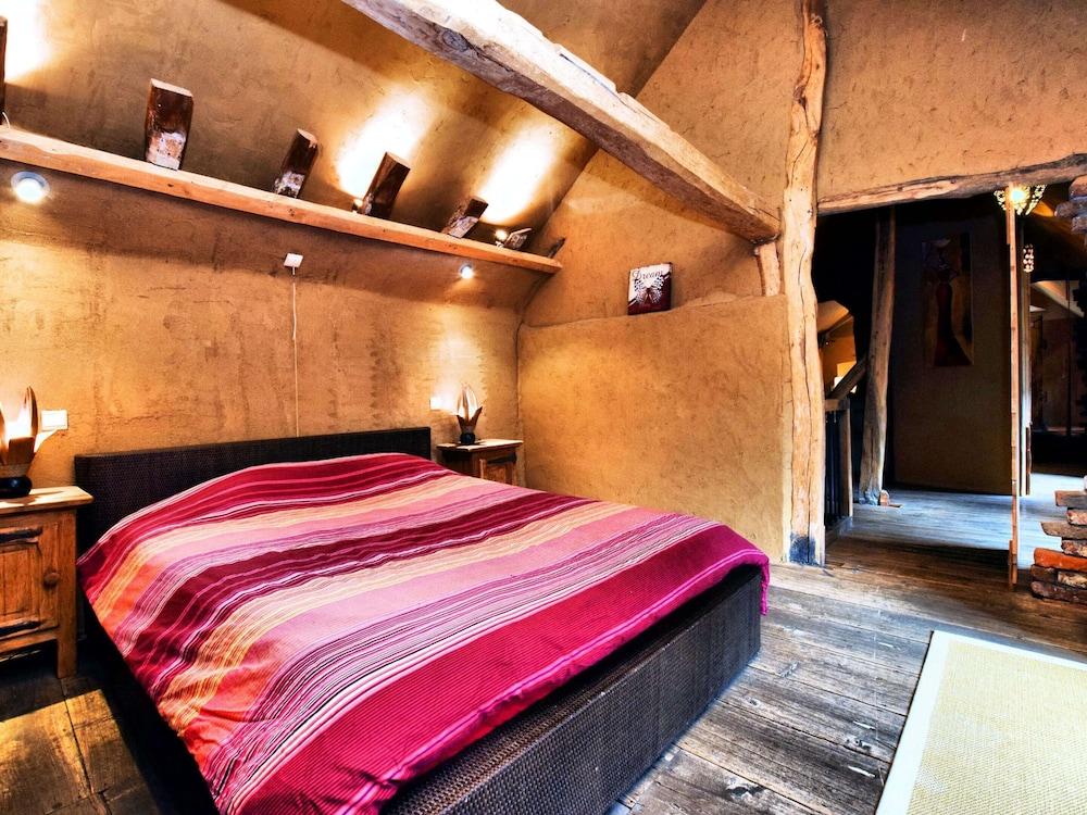 Relaxing Retreat Near Forests