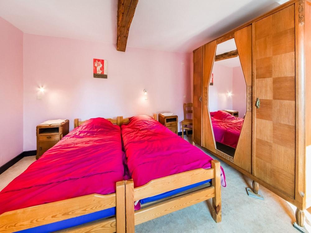 Forestside Escape for 15 Guests