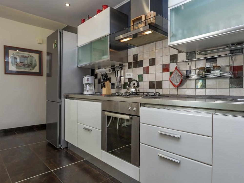 Holiday Home in Molat With Pool