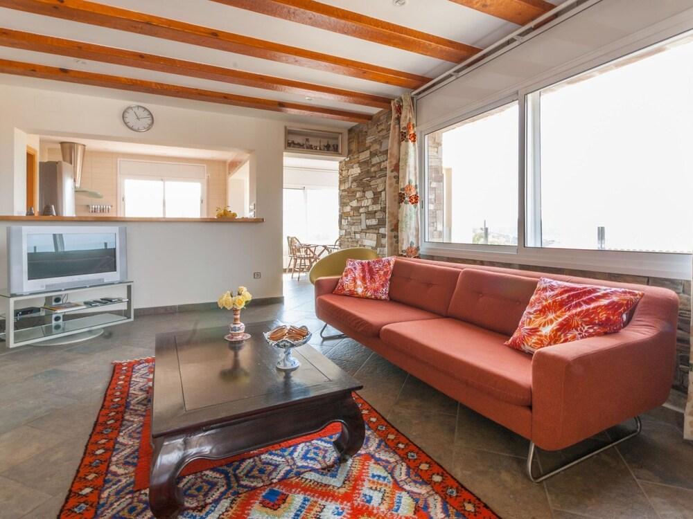 Modern Villa in Roses With Private Pool