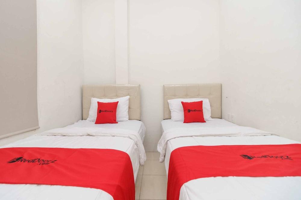 RedDoorz @ Haraito Tarutung