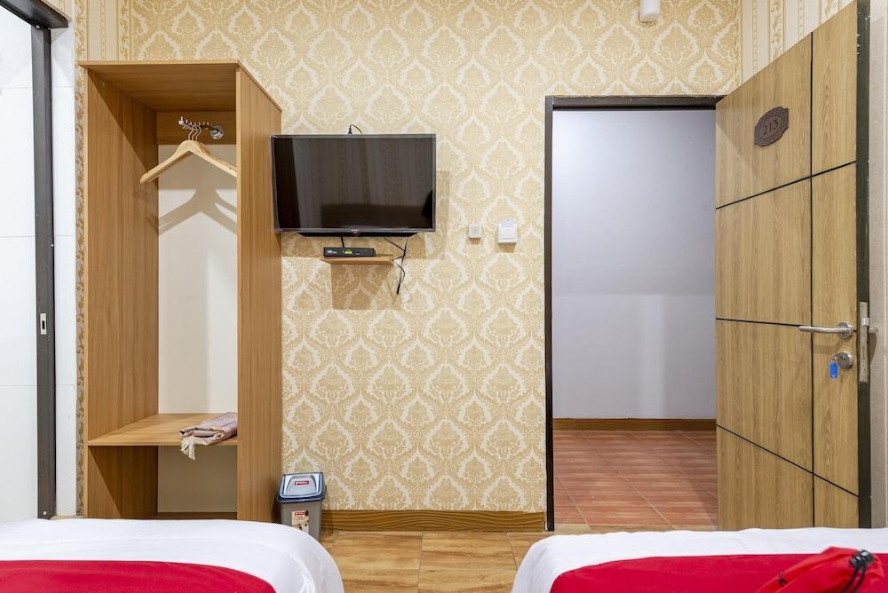 RedDoorz Syariah @ Danau Kerinci Sawojajar