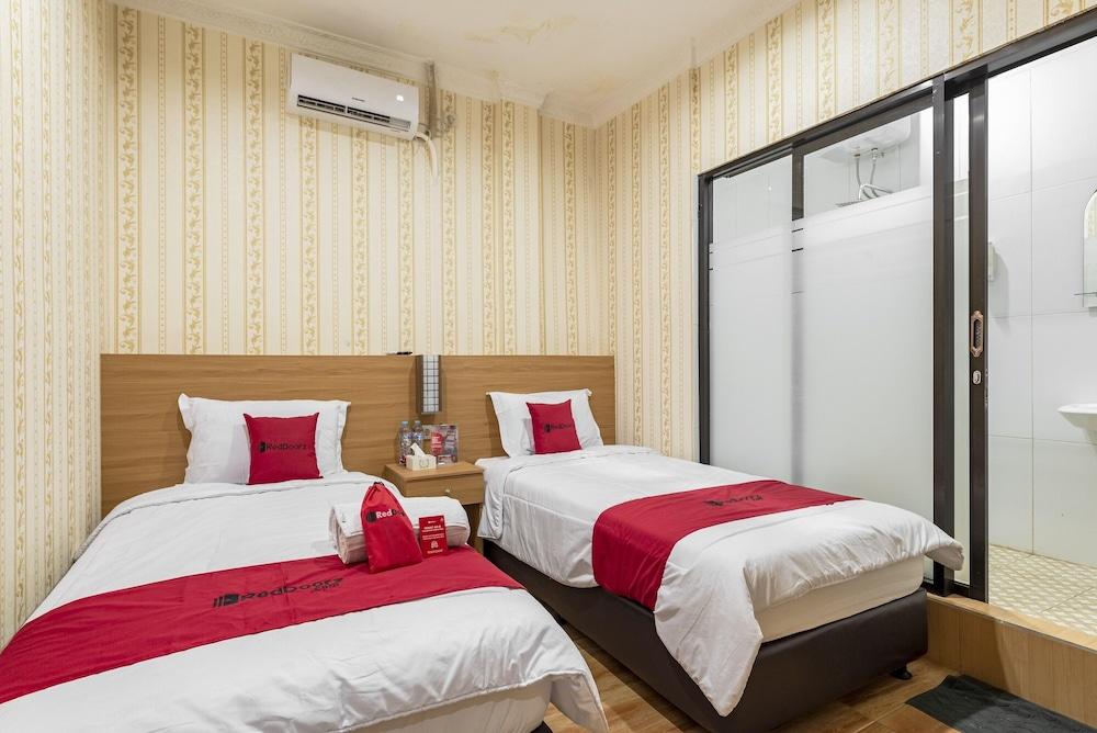 RedDoorz Syariah @ Danau Kerinci Sawojajar