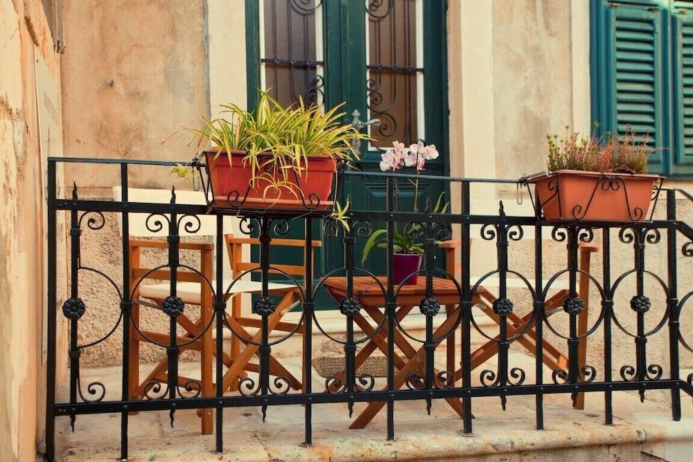 Pile Excellent Location Apartments