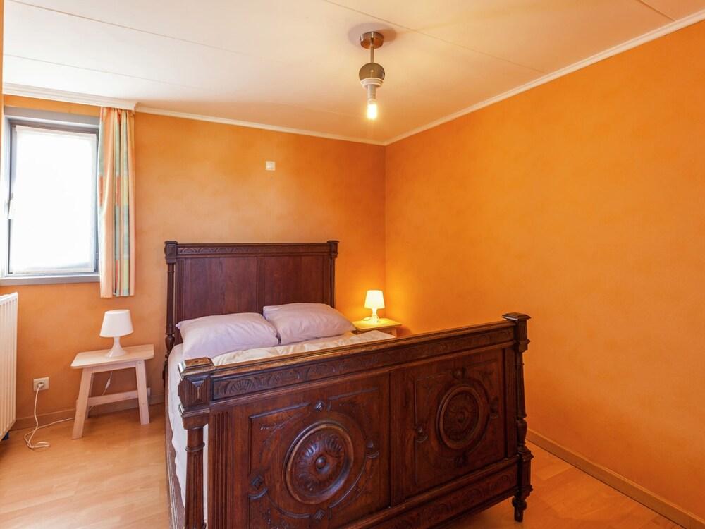 Quiet Cottage near Woods