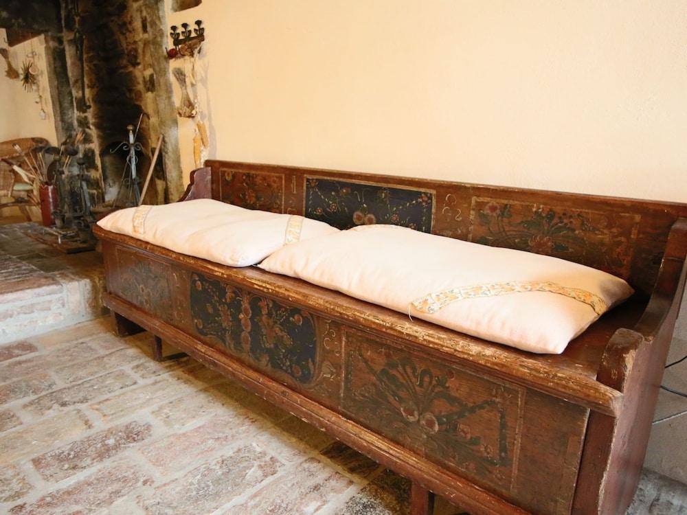 Farmhouse in Apecchio With Pool and Terrace