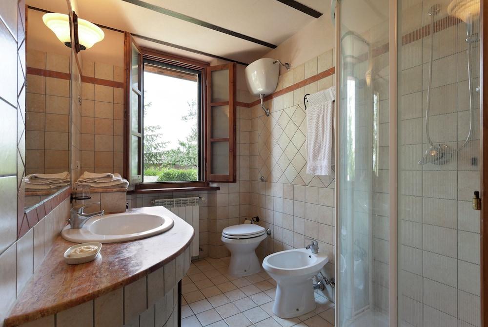 Poolside Vacation Home, Foiano