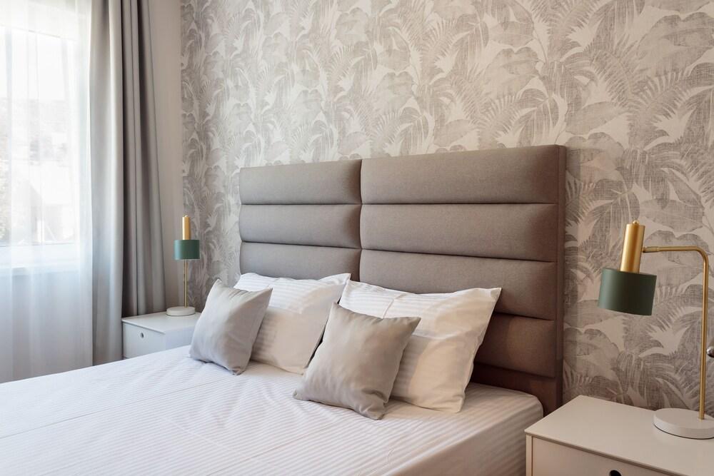 Apartments Mala Laguna