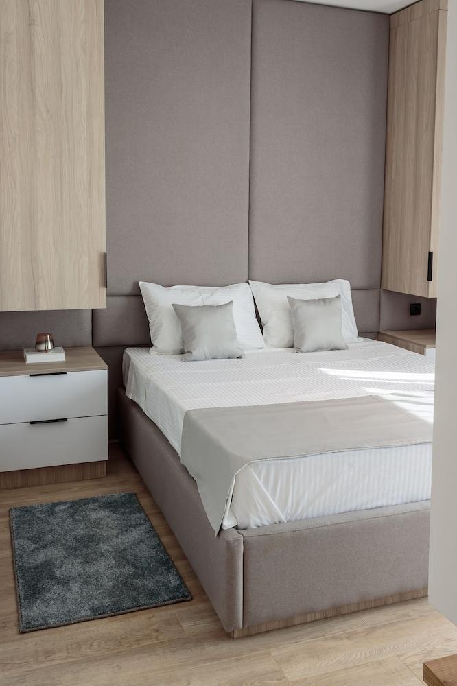 Apartments Mala Laguna