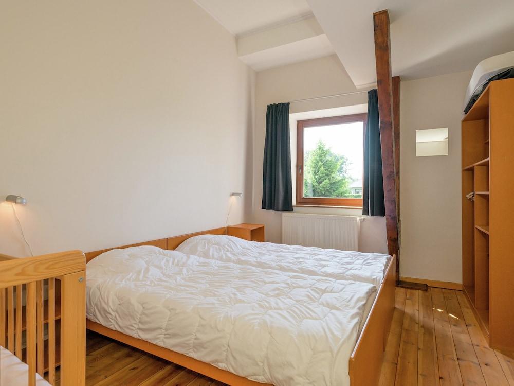 Modern Cottage With Private Garden in Waimes