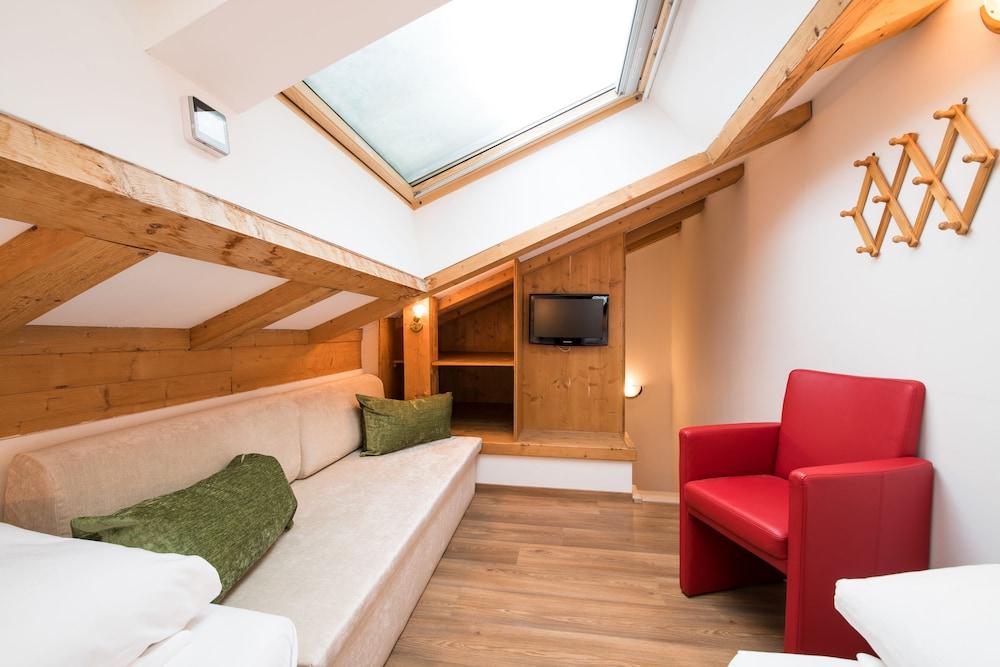 La Tambra B&B Residence - central with Restaurant