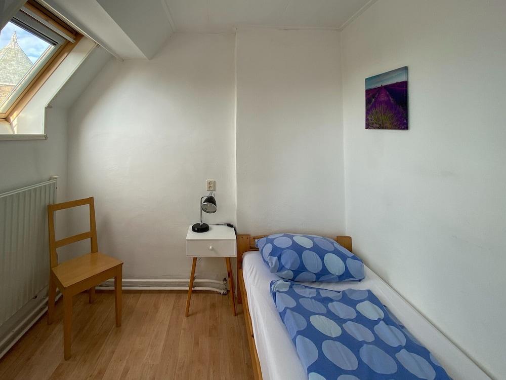 Apartment in Bergen aan Zee Near Beach