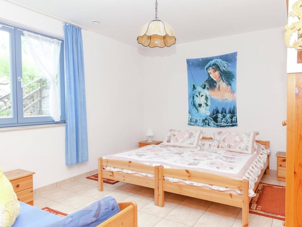 Villa mit Sauna und Garten