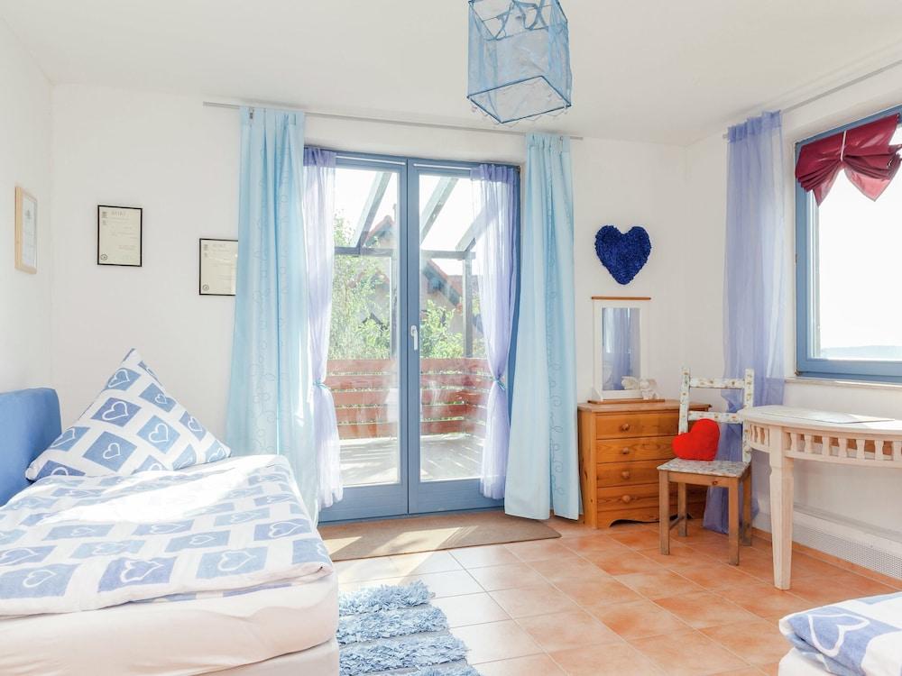 Villa mit Sauna und Garten