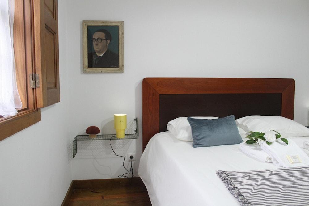 Cottage in Santa Comba With Pool