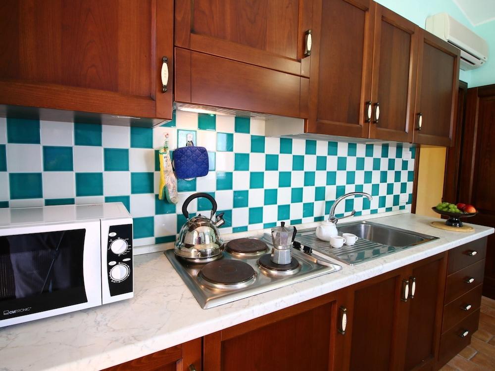 Pet-friendly Cottage With Pool