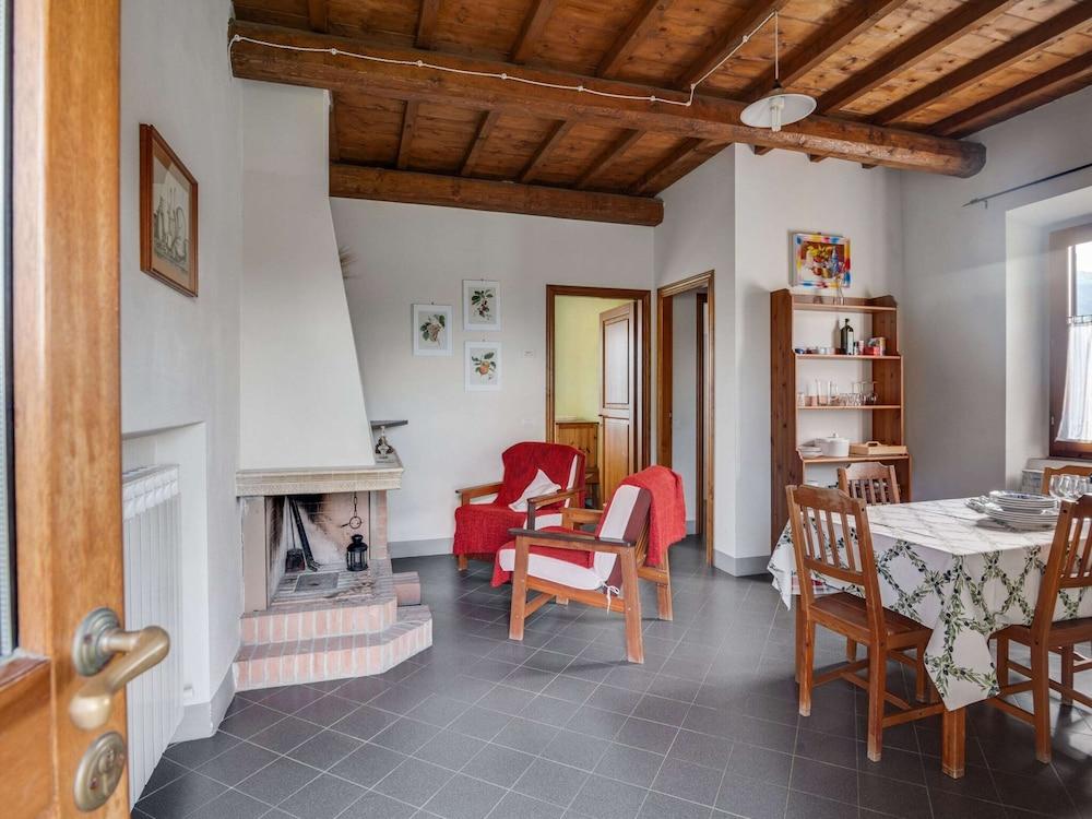 Rustic Getaway in Tuscan Hills