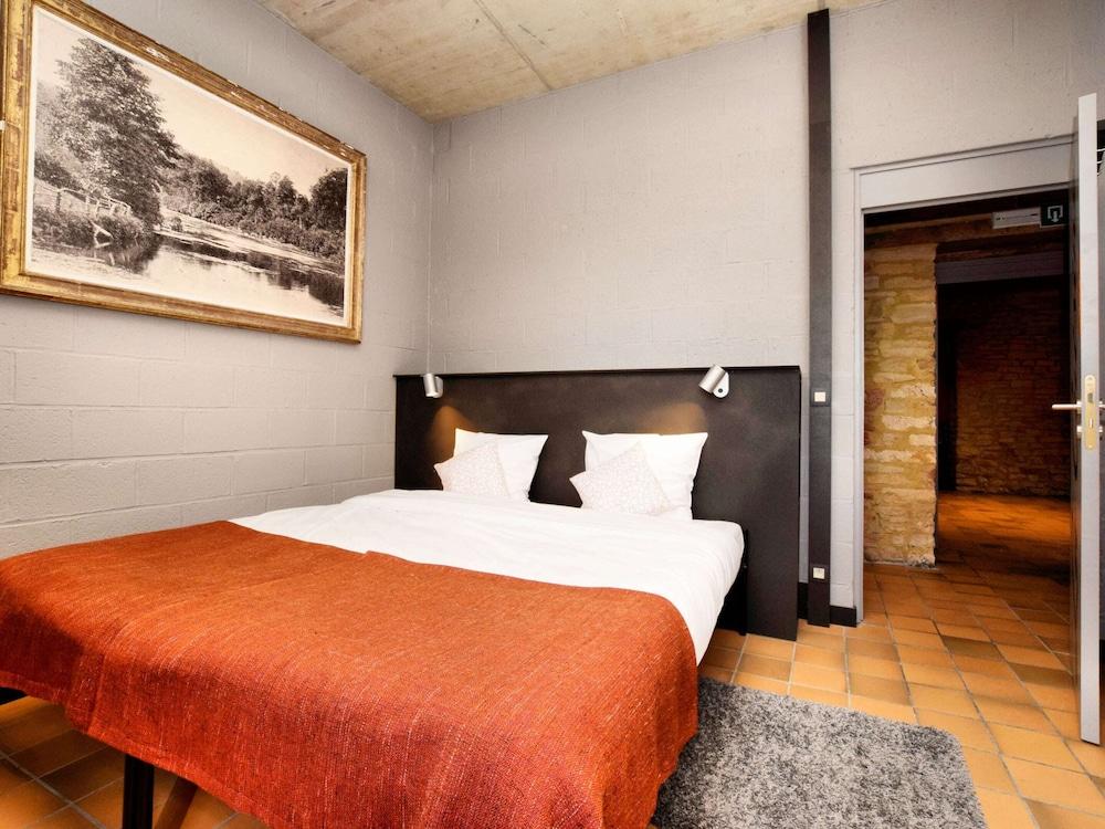 Group Villa With Pool & Sauna