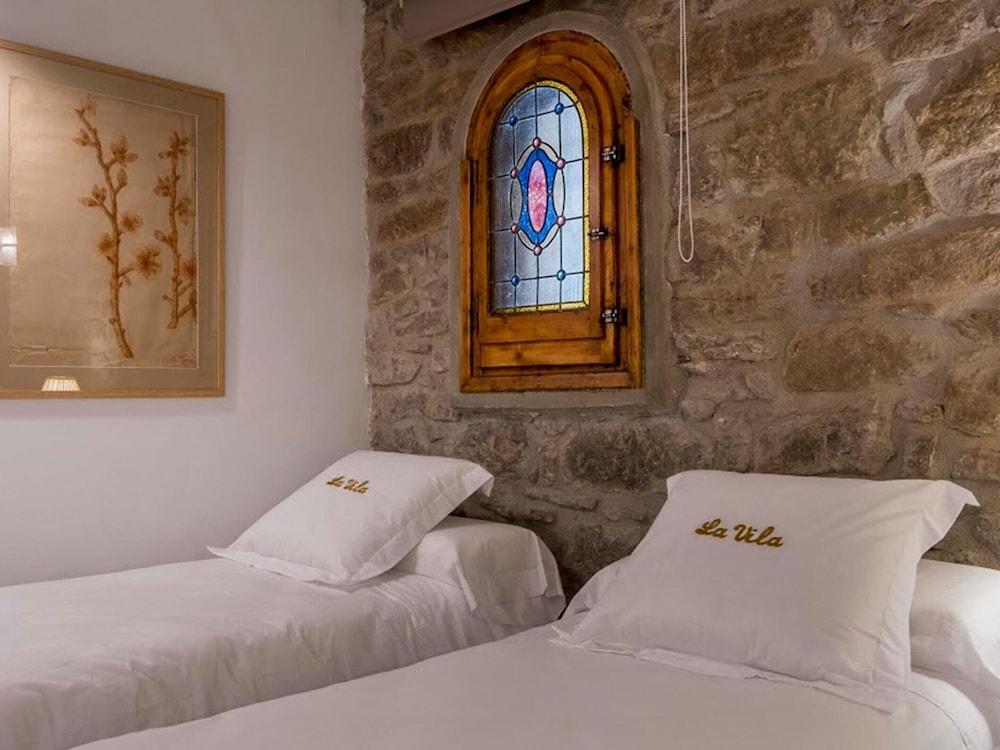 Cottage in Castellnou With Forest Trails