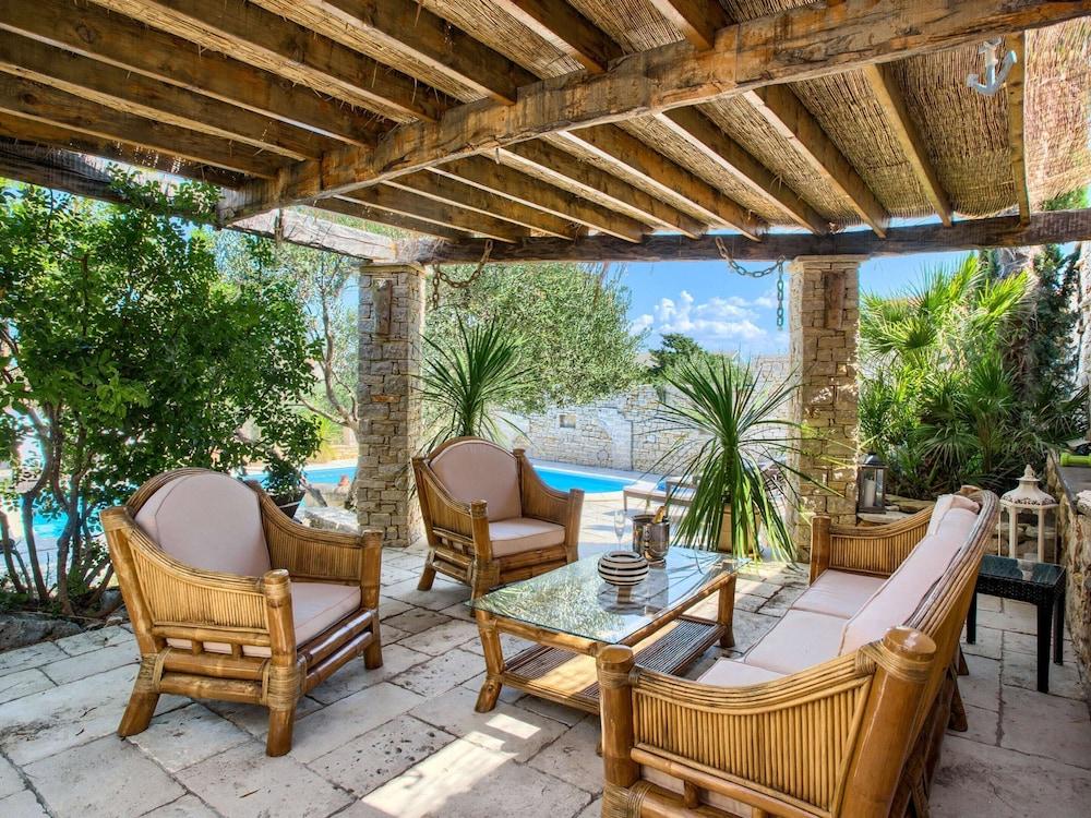 Apartment in Murter Near Beach and Pool