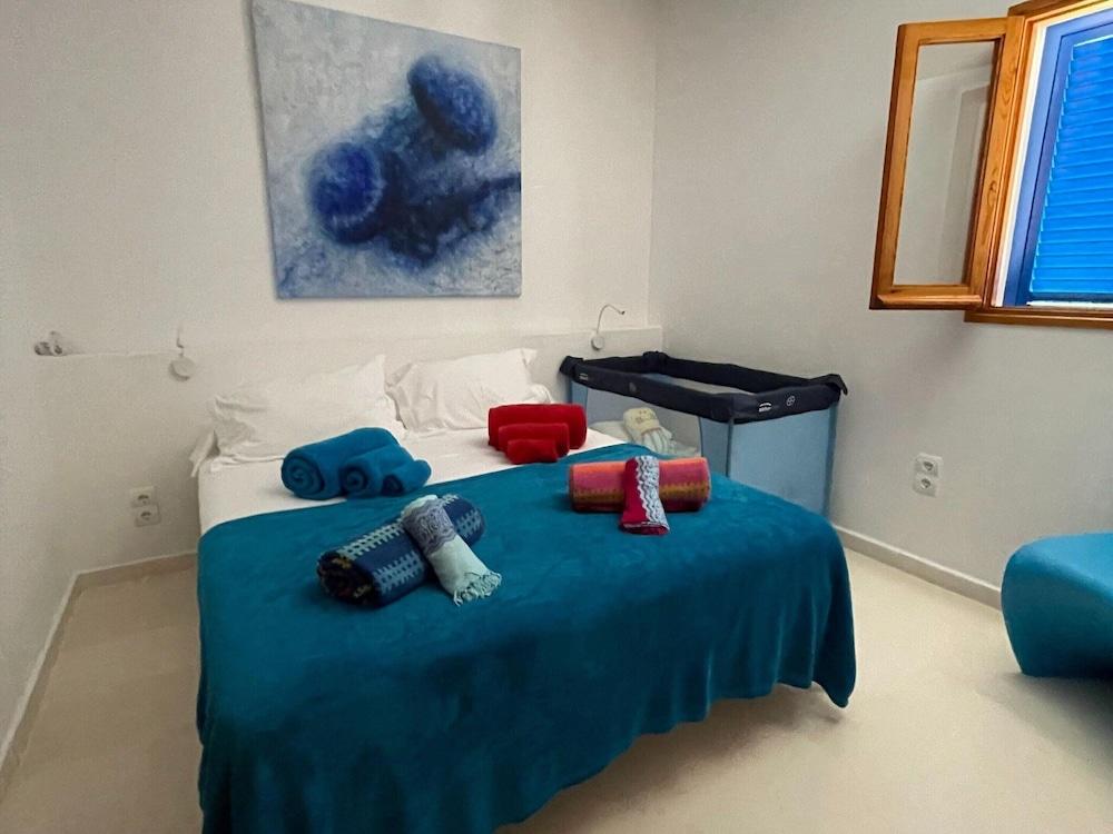 Belvilla by OYO Es Queixal