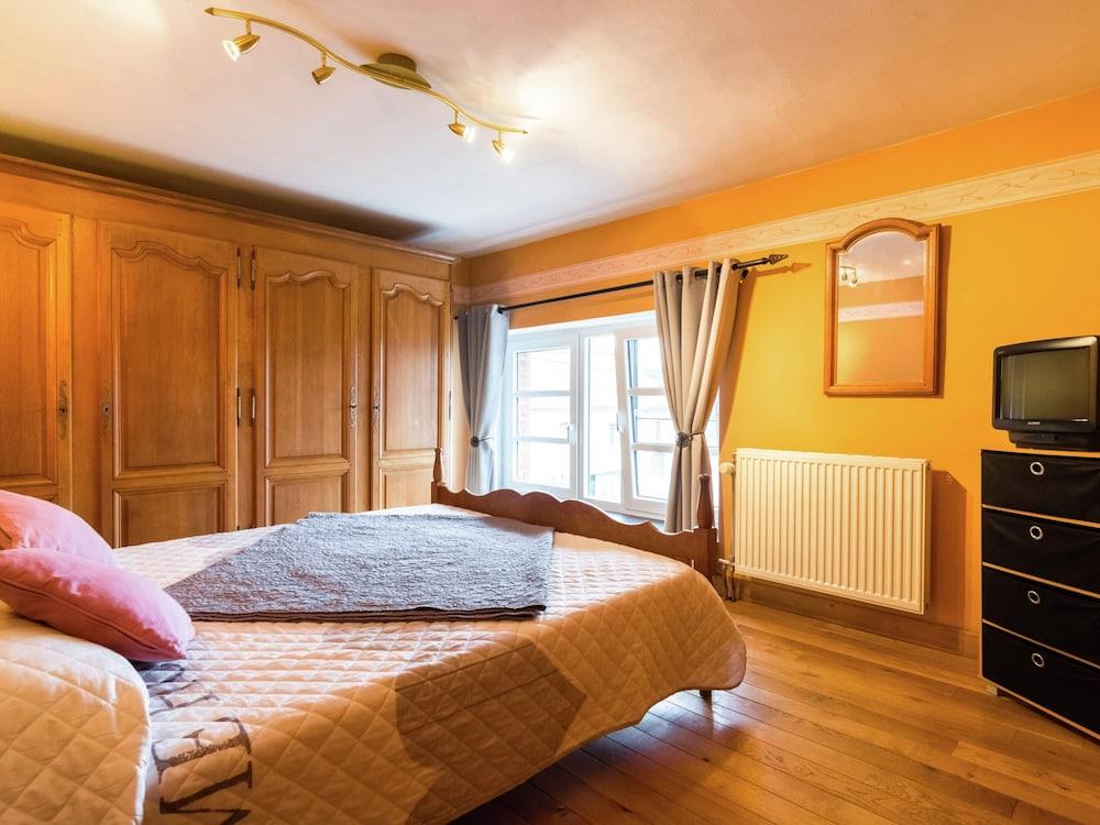 Scenic Retreat in Gimnee