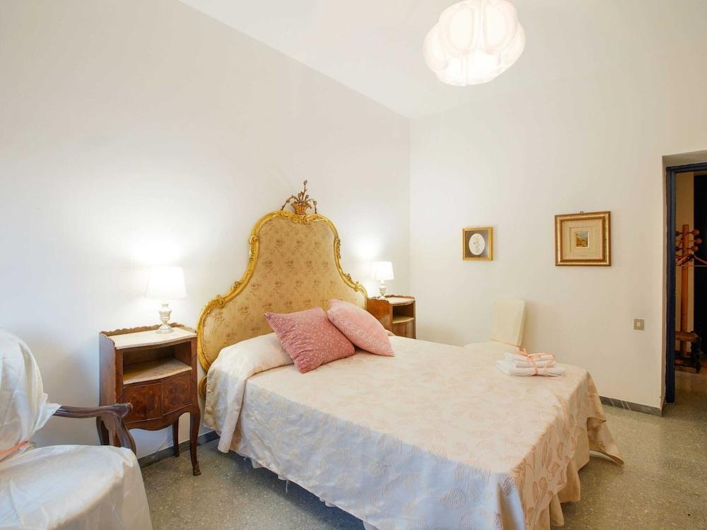 Elegant Countryside Villa