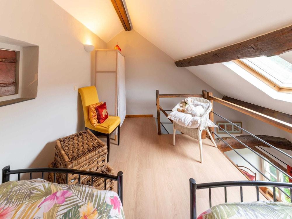 Charming Cottage in Anseremme With Fenced Garden