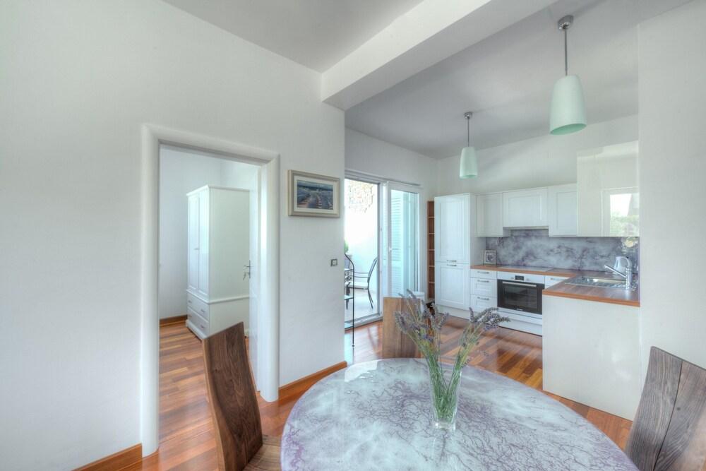 Apartment on Murter With Pool and Jacuzzi