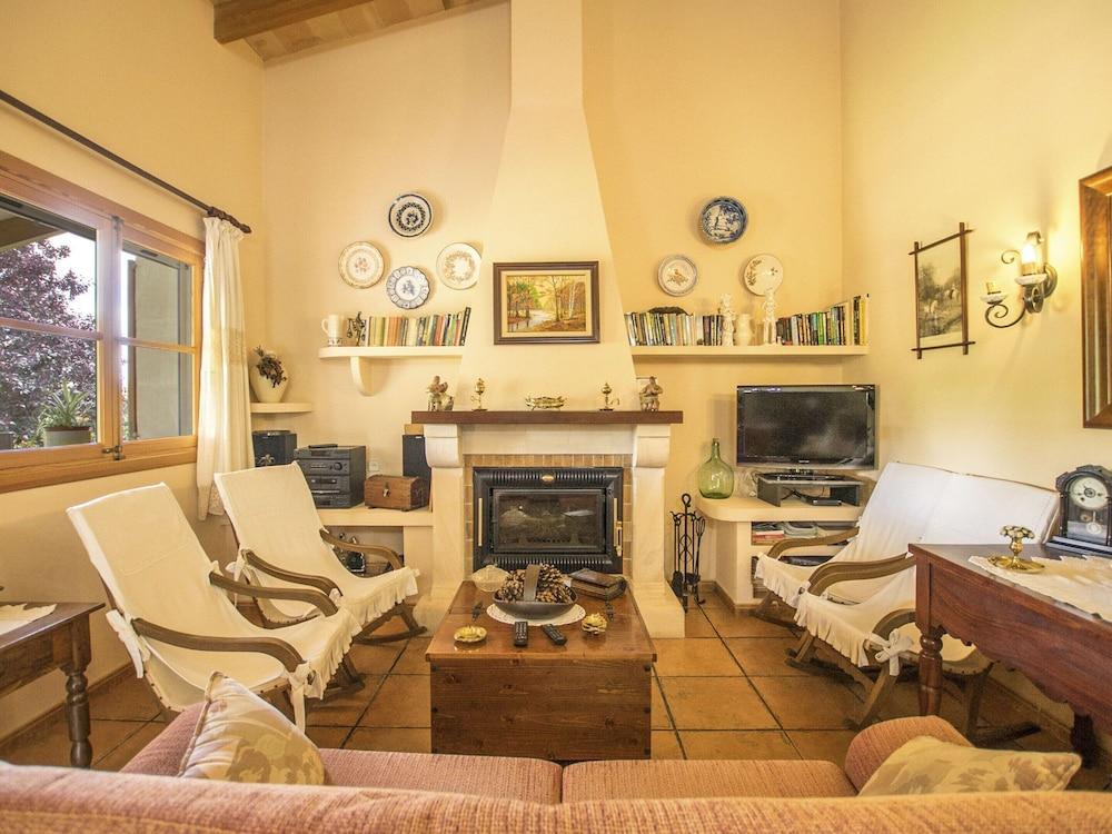 Belvilla by OYO Mavi